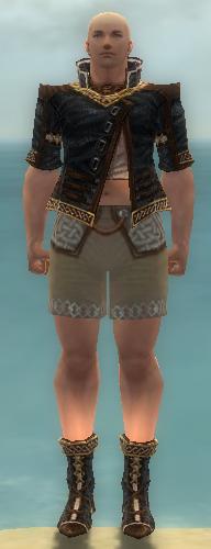 Mönch Elite-Kurzick-Rüstung Männlich brust schuh vorne.jpg