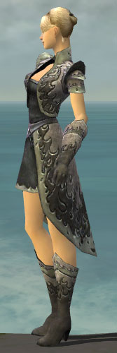 Elementarmagier Flammengeschmiedete-Rüstung Weiblich seite.jpg