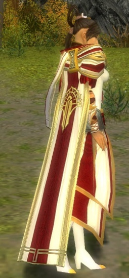 Weißer Mantel-Robe weiblich rechts.jpg