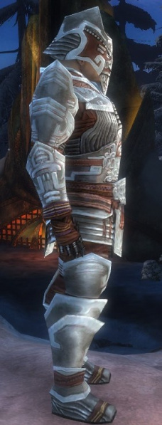 Datei:Krieger Asura-Rüstung Männlich seite.jpg