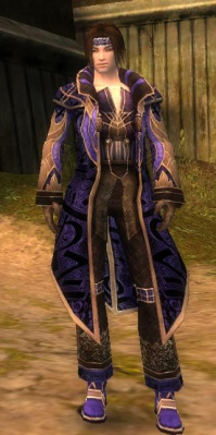 Akolyth Sousuke Altehrwürdige Rüstung vorne.jpg